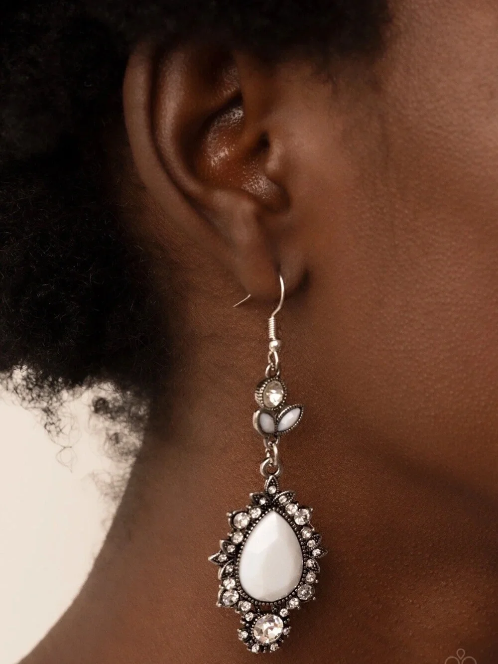 New! Selfie Esteem Vintage-Inspired White Teardrop Rhinestone Dangle Earrings